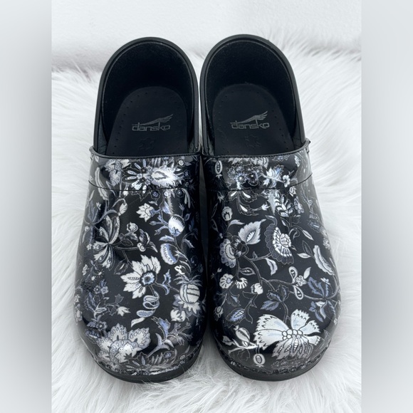 Dansko Professional Leather Clogs - Picture 3 of 8